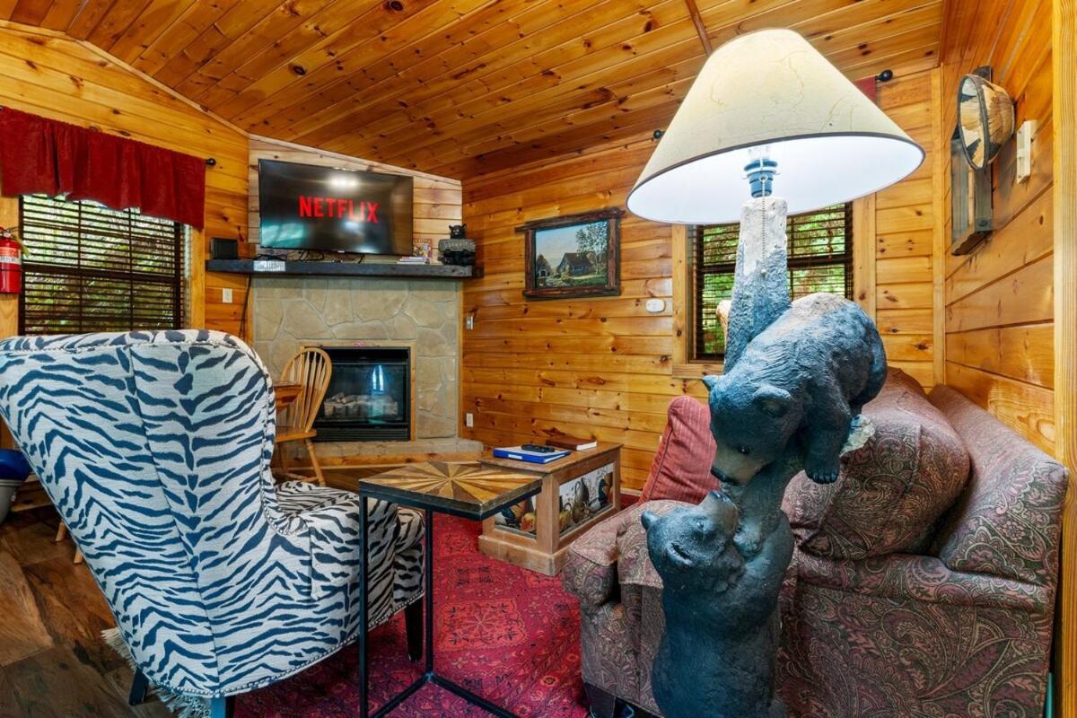 セバービル Cabin 5 Studio Cabin With Hot Tub, Water View And Fire Pitヴィラ エクステリア 写真