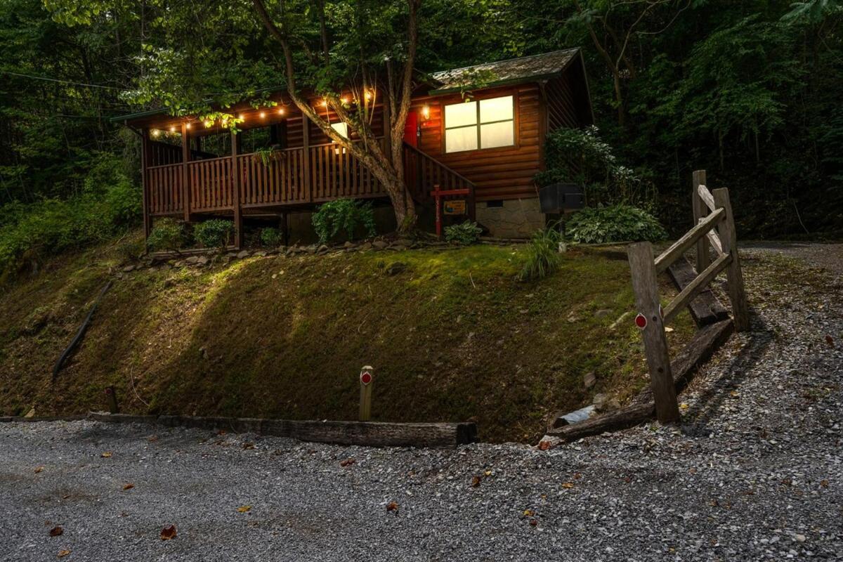 セバービル Cabin 5 Studio Cabin With Hot Tub, Water View And Fire Pitヴィラ エクステリア 写真