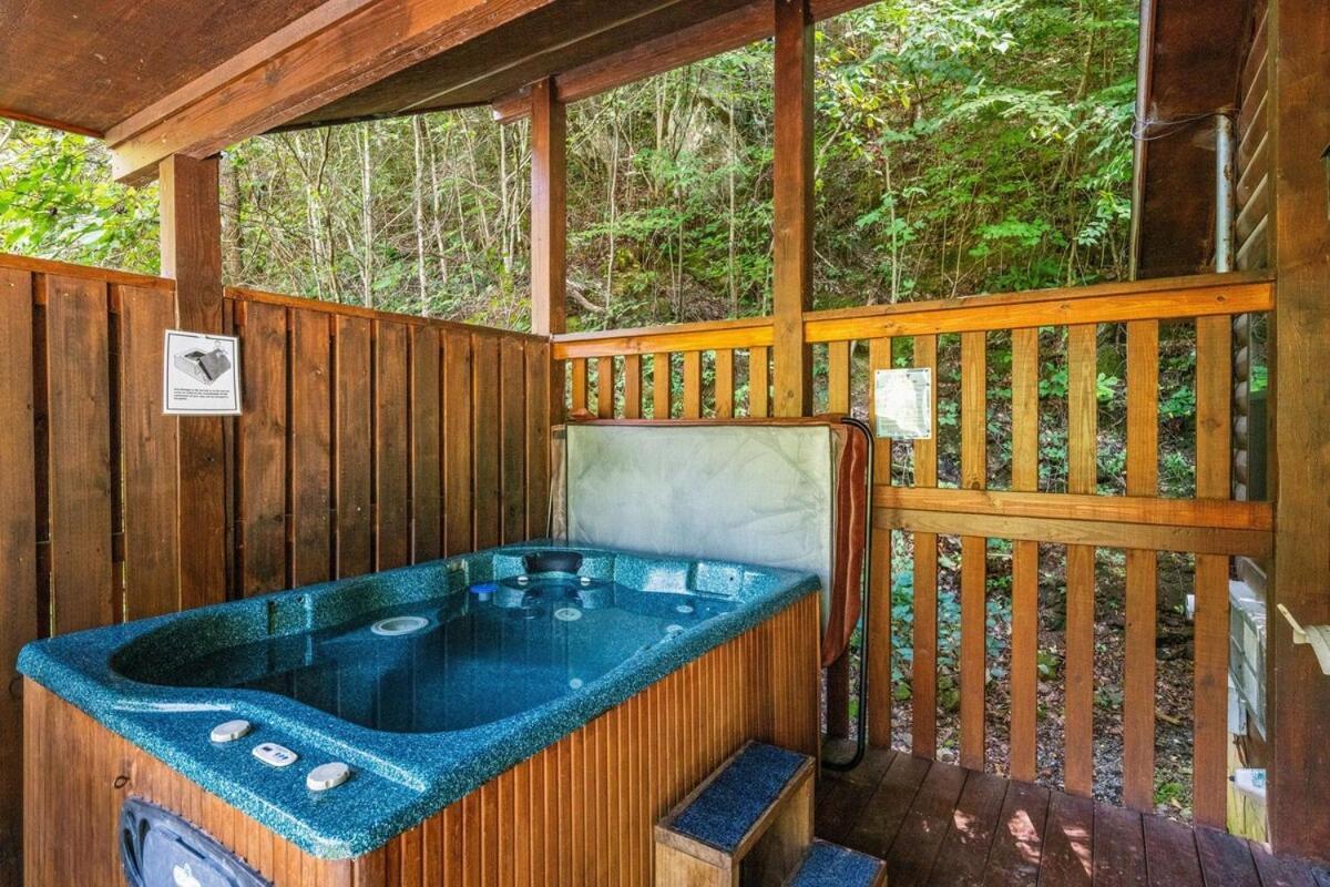 セバービル Cabin 5 Studio Cabin With Hot Tub, Water View And Fire Pitヴィラ エクステリア 写真